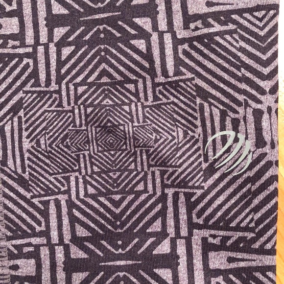 3/4 leggings purple pattern size medium - Picture 3 of 7